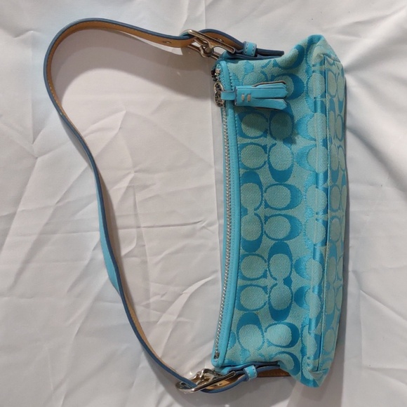 COPY - Light Blue Coach Bag - Picture 2 of 9